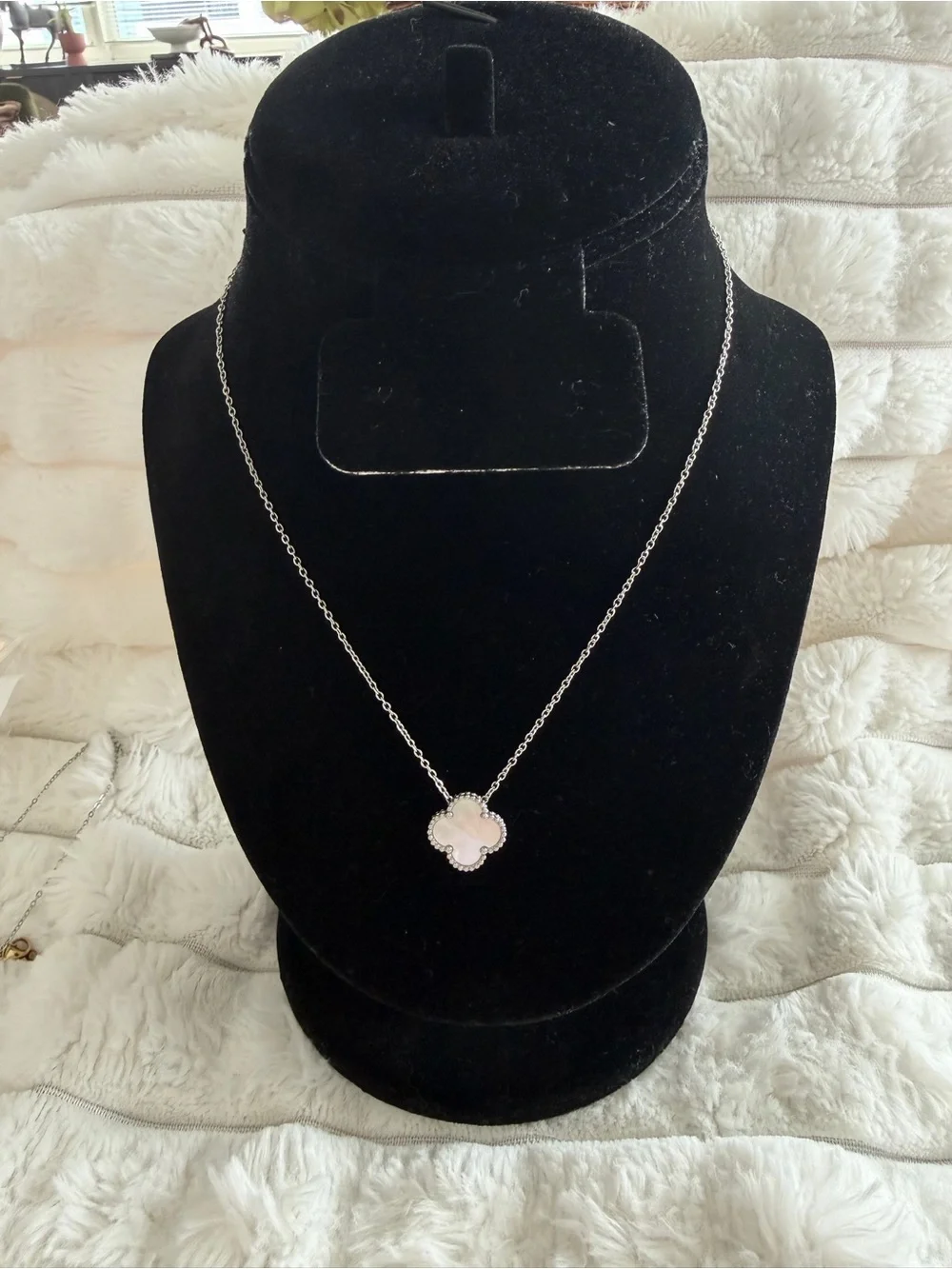 Stainless stell white clover necklace